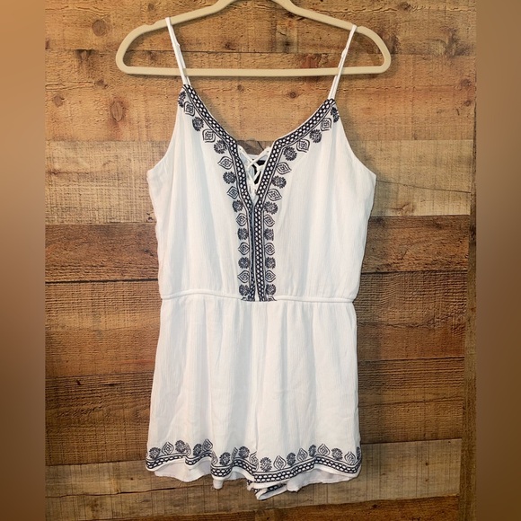 Pants - Embroidered lined romper